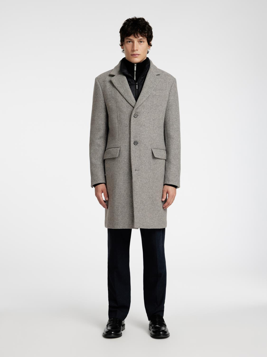 model_shot-front_full